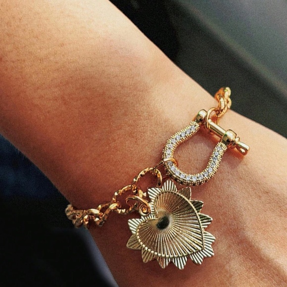 18K gold plated Rhinestone Horseshoe Heart Chain Bracelet - Picture 1 of 2